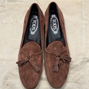 💕NWOB Gorgeous Tod’s Suede Loafers 💕
